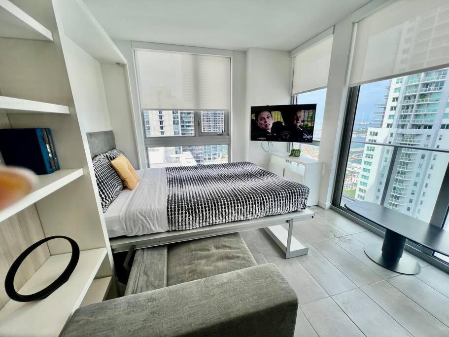 Ferienwohnung Spacious Studio In The Heart Of Downtown Miami Exterior foto